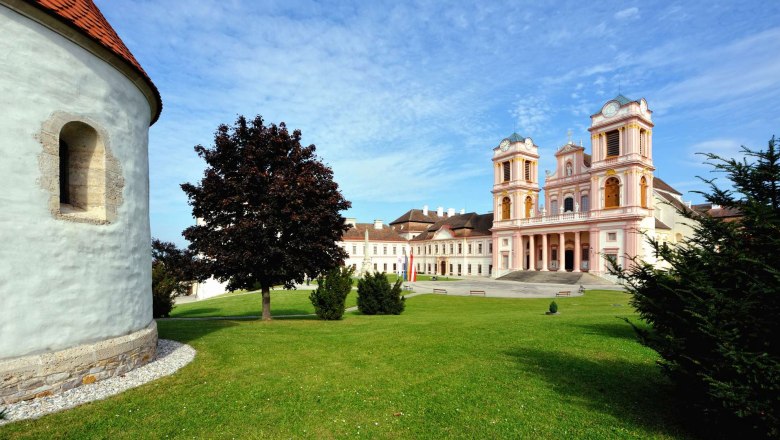 Der Stifthof vor der Stiftskirche, © Stift Göttweig/Markus Digruber