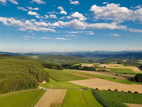 Landschaft um Weiten beim Spielerkreuz, © Markus Haslinger/www.extremfotos.com